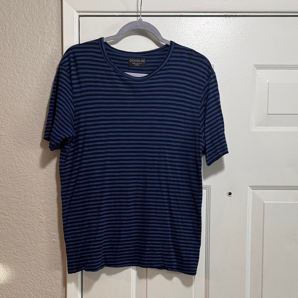 Goodlife Men's Blue and Black Striped Tee